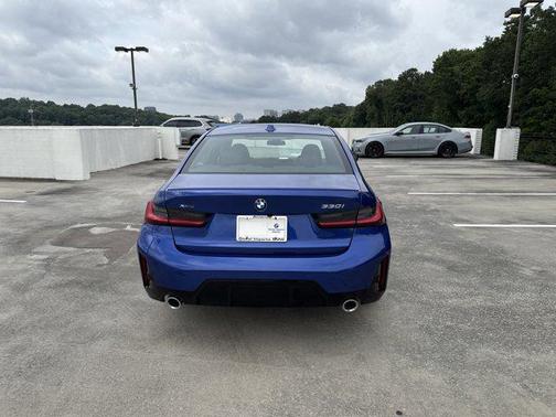 2025 BMW 330 i xDrive