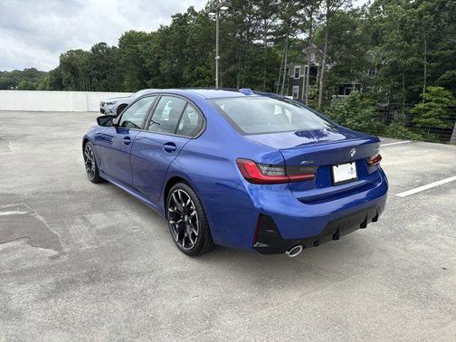 2025 BMW 330 i xDrive