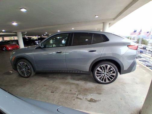 2025 BMW X2 xDrive28i