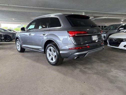 2025 Audi Q7 45 Premium