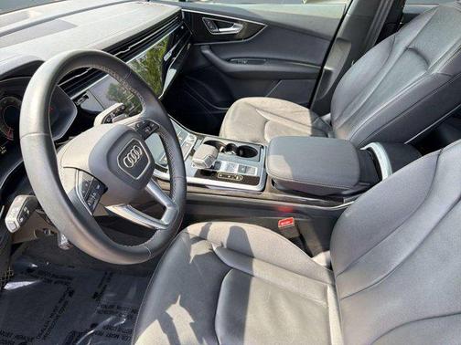 2025 Audi Q7 45 Premium