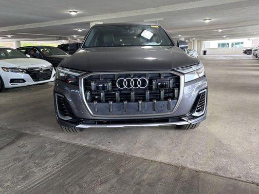 2025 Audi Q7 45 Premium
