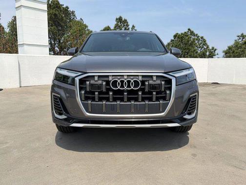 2025 Audi Q7 45 Premium