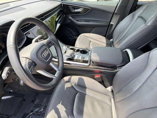 2025 Audi Q7 45 Premium