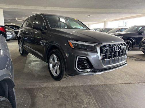2025 Audi Q7 45 Premium
