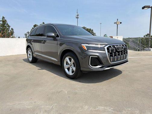 2025 Audi Q7 45 Premium