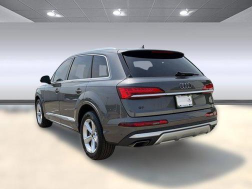 2025 Audi Q7 45 Premium