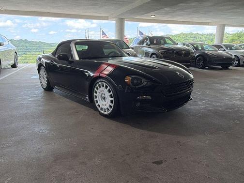 Forte Black Metallic 2019 FIAT 124 Spider Base