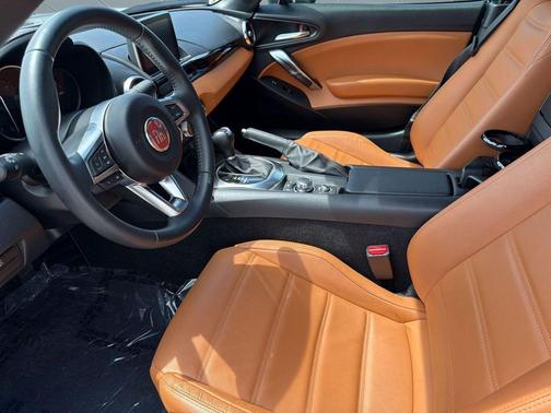 Forte Black Metallic 2019 FIAT 124 Spider Base