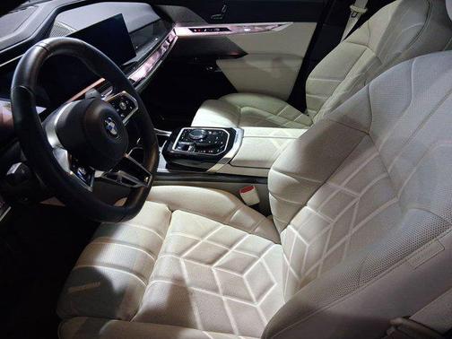 2024 BMW 760 xDrive