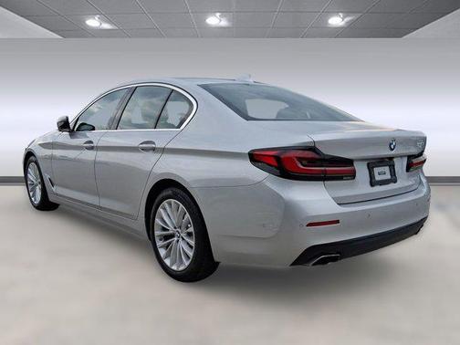2021 BMW 530 530i