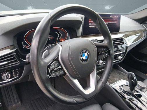 2021 BMW 530 530i