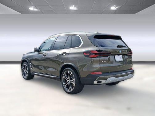 Manhattan Green Metallic 2026 BMW X5 sDrive40i