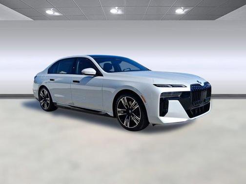 2026 BMW 750e i xDrive
