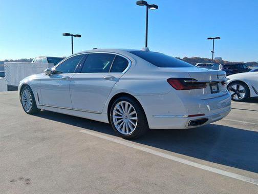 2021 BMW 740 740i