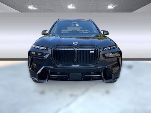 2023 BMW X7 M60i