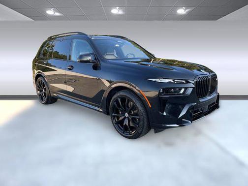 2023 BMW X7 M60i