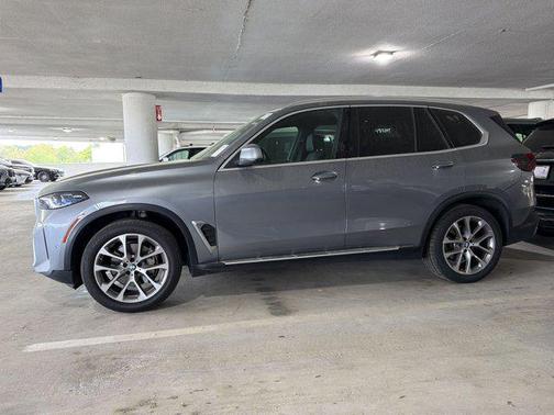 Skyscraper Grey Metallic 2024 BMW X5 sDrive40i