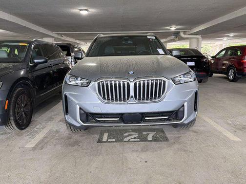 Skyscraper Grey Metallic 2024 BMW X5 sDrive40i