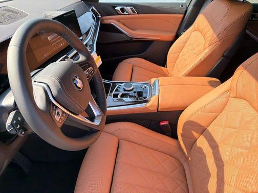 Mineral White Metallic 2026 BMW X5 PHEV xDrive50e