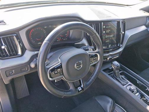 2019 Volvo XC60 T5 R-Design