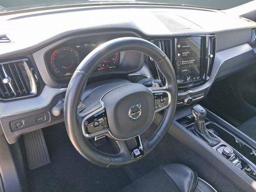 2019 Volvo XC60 T5 R-Design
