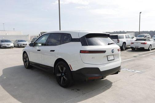 2025 BMW iX xDrive50
