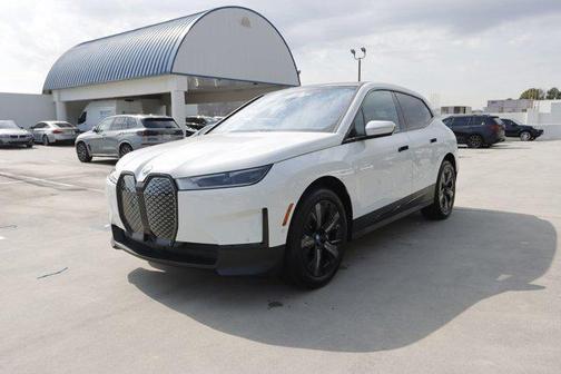 2025 BMW iX xDrive50