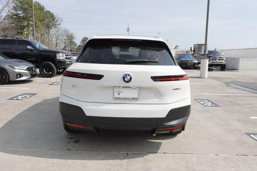 2025 BMW iX xDrive50