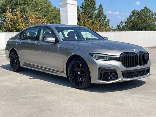 2022 BMW 750 i xDrive
