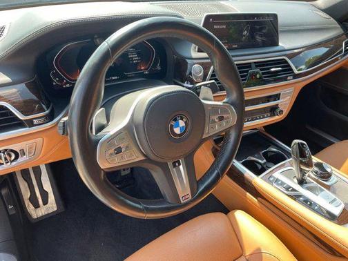 2022 BMW 750 i xDrive