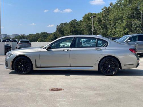 2022 BMW 750 i xDrive