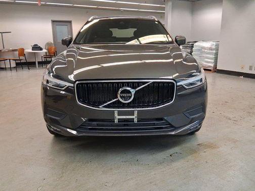 2021 Volvo XC60 T5 Momentum