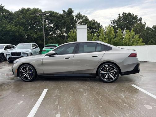 Oxide Grey Metallic 2026 BMW 550e xDrive