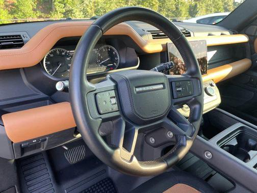 2023 Land Rover Defender 110 X-Dynamic SE