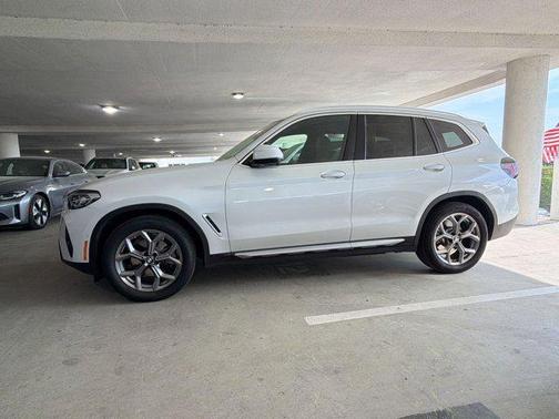 Mineral White Metallic 2023 BMW X3 sDrive30i