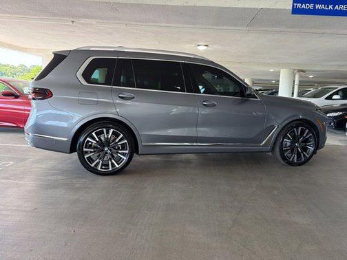 Skyscraper Grey Metallic 2024 BMW X7 xDrive40i