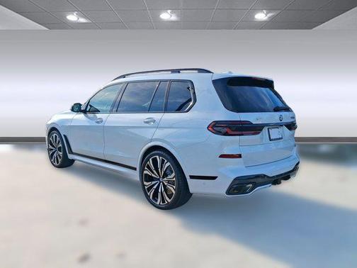 2026 BMW X7 M60i