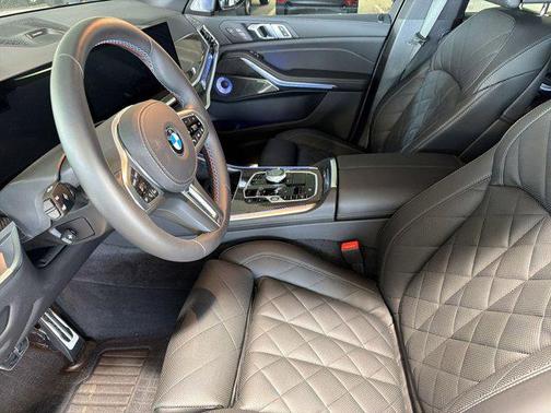 Brooklyn Grey Metallic 2026 BMW X5 M60i