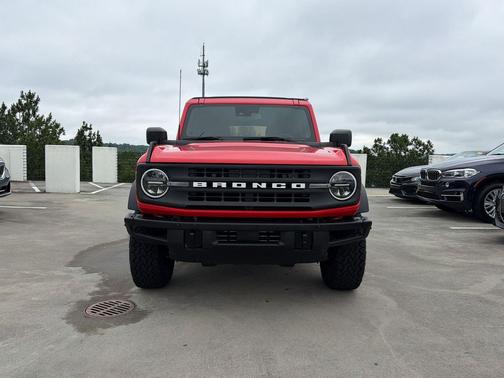 Race Red 2022 Ford Bronco Black Diamond