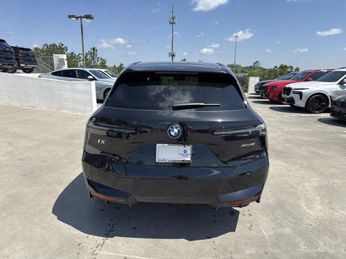 2025 BMW iX xDrive50