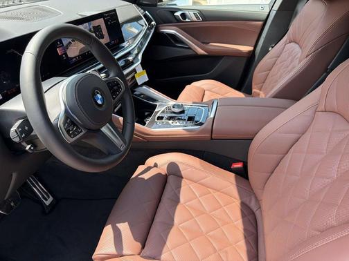 Manhattan Green Metallic 2027 BMW X6 xDrive40i