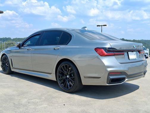 2021 BMW 750 i xDrive