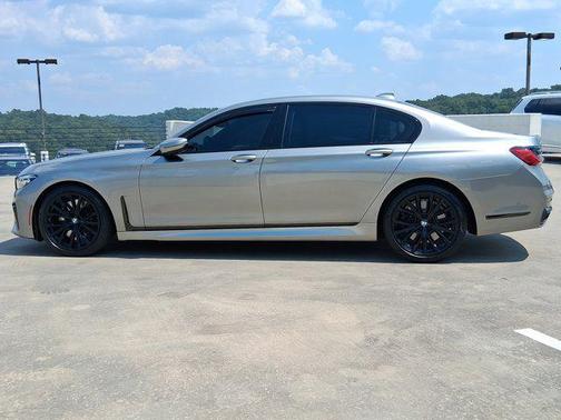 2021 BMW 750 i xDrive