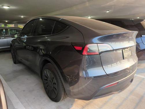 2024 Tesla Model Y Long Range Dual Motor All-Wheel Drive