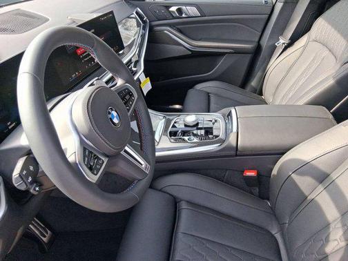 2026 BMW X7 M60i