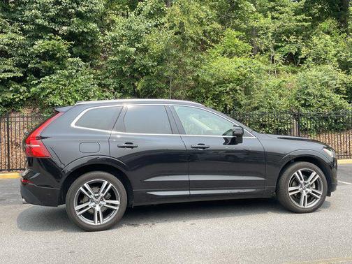 2021 Volvo XC60 T5 Momentum