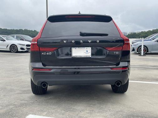 2021 Volvo XC60 T5 Momentum