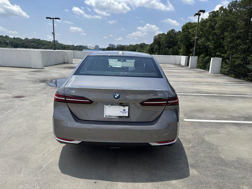 2025 BMW i5 eDrive40