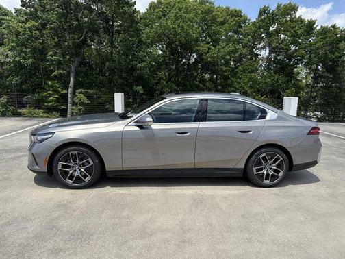 2025 BMW i5 eDrive40